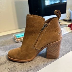 Ugg Pixley Ankle Boots
